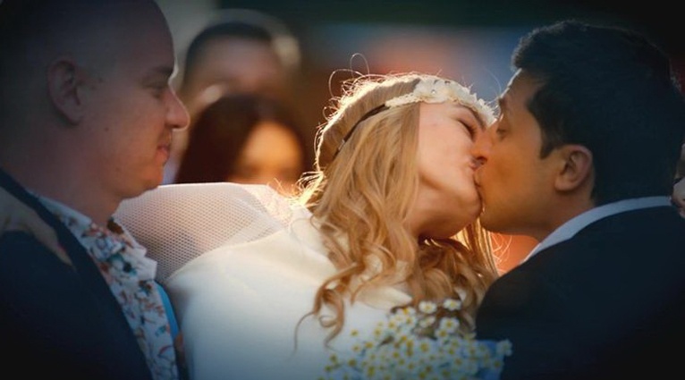 С Евгением Кошевым и Оксаной Акиньшиной, «8 новых свиданий», 2015 год. «Если поцелуя не будет, романтическую комедию снимать не надо»