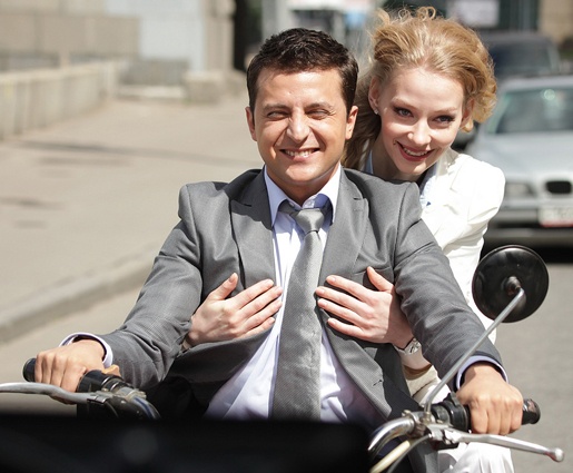 В роли Анатолия Ефремовича Новосельцева со Светланой Ходченковой в ремейке Сарика Андреасяна «Служебный роман. Наше время», 2011 год