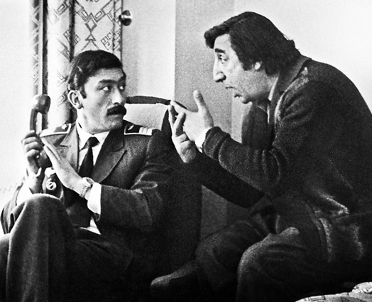 «Летчик?» — «Иногда. Вообще-то, я эндокринолог», с Фрунзиком Мкртчяном, «Мимино»