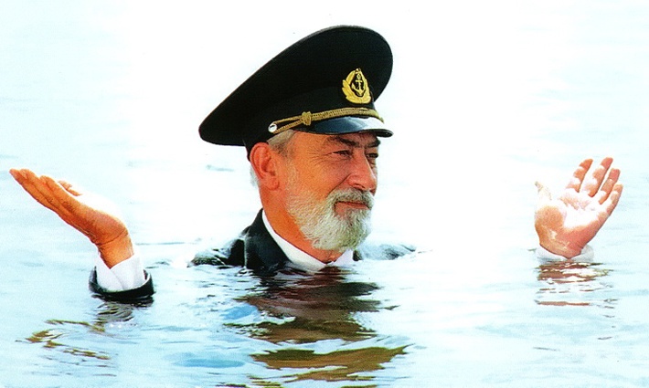 Вахтанг Кикабидзе в финале картины «Фортуна», 2000 год. «Для меня этот финал очень важен был, потому что казалось, именно это с нашим государством произошло»