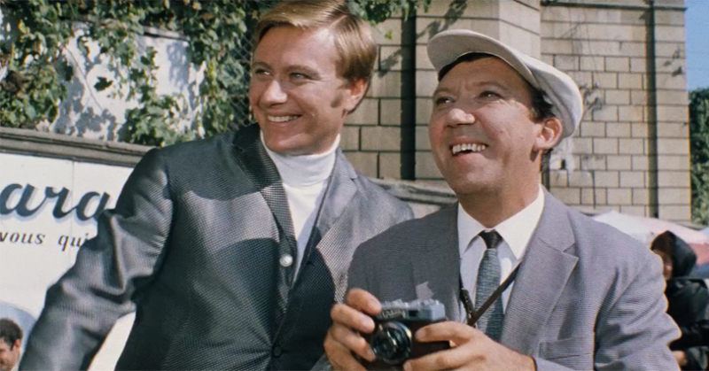 «Руссо туристо — облико морале». Андрей Миронов (Геша Козодоев) и Юрий Никулин (Семен Семеныч Горбунков) в культовой комедии Леонида Гайдая «Бриллиантовая рука»