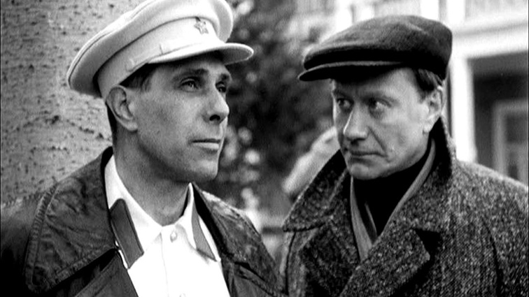 Андрей Болтнев (начальник уголовного розыска Иван Лапшин) и Андрей Миронов (писатель Ханин) в картине Алексея Германа «Мой друг Иван Лапшин», 1984 год