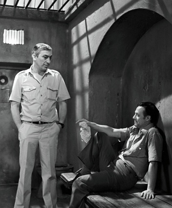 С Юрием Соломиным в политическом детективном сериале по роману Юлиана Семенова «ТАСС уполномочен заявить», 1984 год