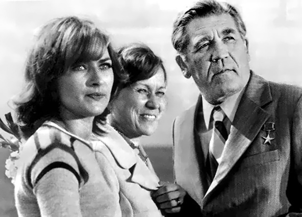 Галина Логинова, Майя Булгакова и Федор Одиноков в фильме «Кто, если не ты...», 1974 год