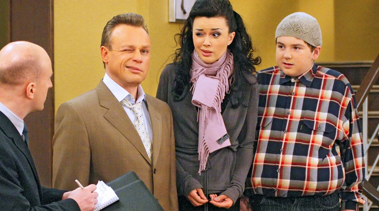 «Моя прекрасная няня». «Когда стало понятно, что эти два человека друг вокруг друга крутятся, какую-то черту переступить не решаясь, я так смеялся, но играть это невероятно сложно»