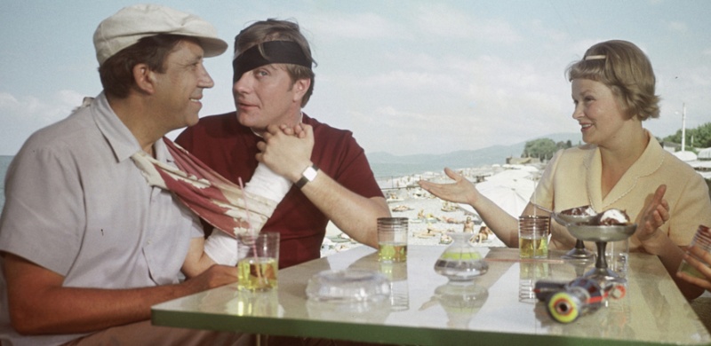 «Сеня, береги руку!». Юрий Никулин, Андрей Миронов, Нина Гребешкова, «Бриллиантовая рука»