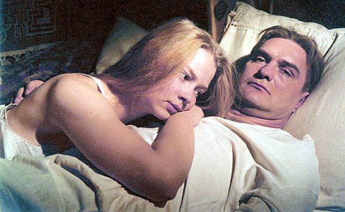 «Ужасно я к Ларичеву, к этому герою, отношусь, и меня пугают наши женщины, которые от него в восторге». Со Светланой Ходченковой в фильме «Благословите женщину», 2003 год