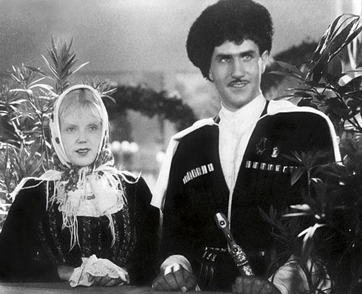 С Мариной Ладыниной в киноленте Ивана Пырьева «Свинарка и пастух», 1941 год. «Картину зритель очень любил, и она по-своему вместе с нашими воинами воевала на фронте»