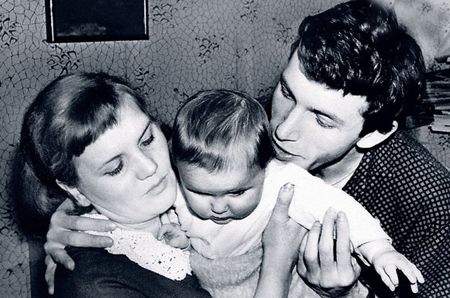 С первой женой актрисой Тамарой Румянцевой и дочкой Ксюшей, конец 60-х