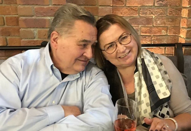 С супругой — журналисткой, главным редактором газеты «День» Ларисой Ившиной