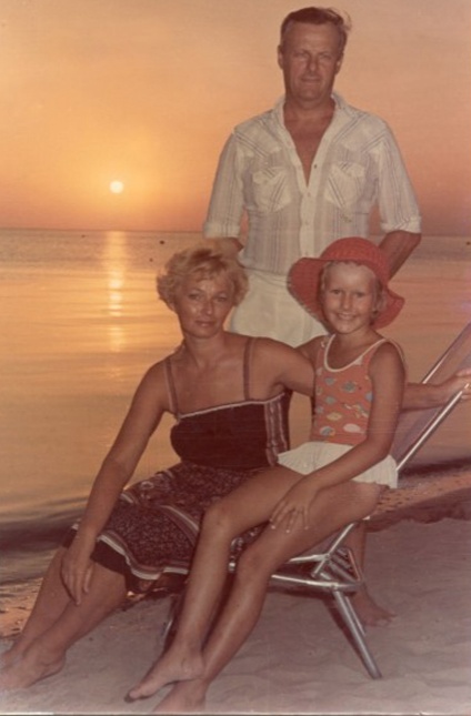 Анапа, 1989 год. «Как мы воспитывали дочь? В любви — это был желанный, долгожданный ребенок...»