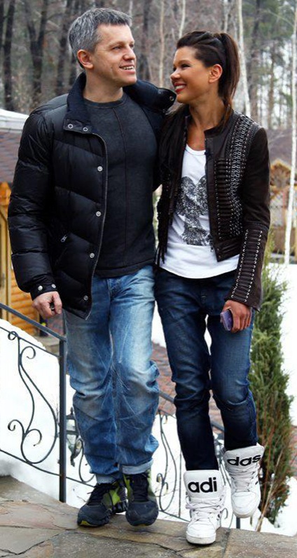 С мужем и продюсером Александром Ксенофонтовым. «Мы не создаем иллюзию идеальной пары, мы действительно такой парой являемся»