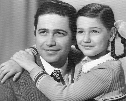 С дочерью Викториной от первого брака, конец 70-х