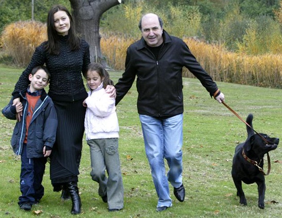 С третьей женой Еленой Горбуновой и детьми Ариной и Глебом. «Для меня важно в женщине мать видеть»