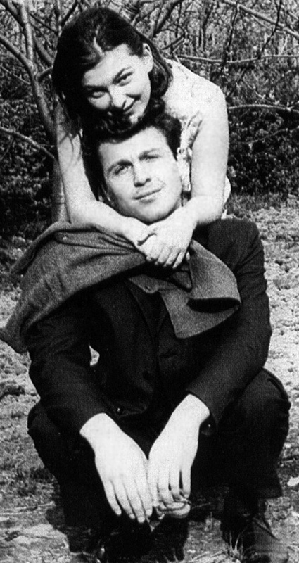 С сестрой Валентиной от второго брака отца, 60-е годы