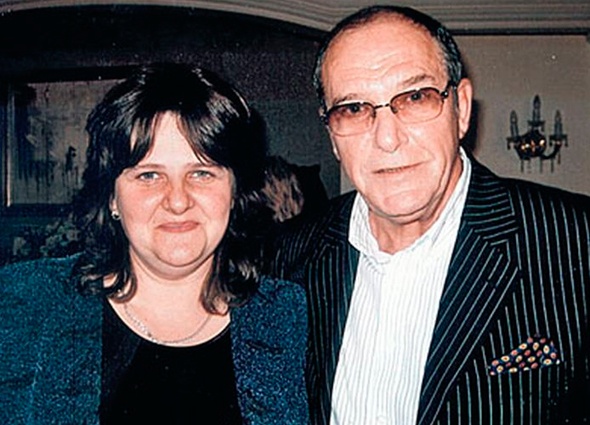 С дочерью Ксенией, которая живет на Валааме, работает директором Дома культуры. У нее двое детей — Александра и Никита, и двое внуков — Марк и Алиса. «Ксюша — человек потрясающей энергии»