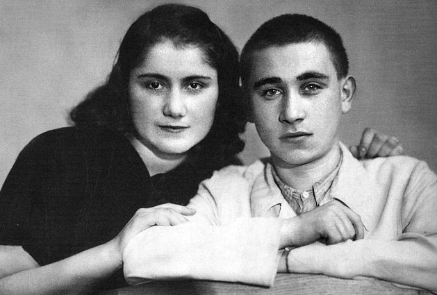 С двоюродной сестрой Софой, конец 40-х