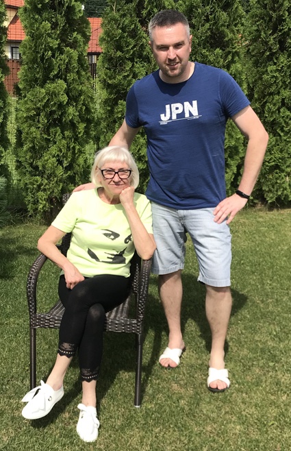 Вдова Виктора Чанова с сыном. «Витя всегда был хорошим мужем, отцом, сыном. Самый крутой его поступок — любовь к близким, к семье, его человеческое отношение к людям»