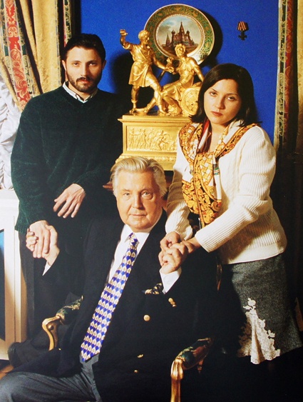 Дети Ильи Сергеевича Иван и Вера пошли по стопам родителей и стали художниками, продолжателями школы русского реализма