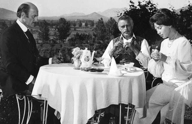 Владимир Зельдин, Лаймонас Норейка и Елена Добронравова в картине «Миссия в Кабуле», 1970 год