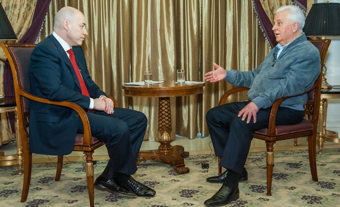 С Дмитрием Гордоном. «Говорить о любви и братстве не надо. С уважения начнем, а потом и любовь придет»