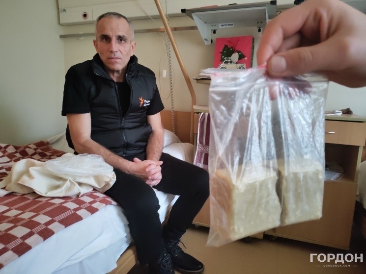 «Тюремный гостинец» — изготовленное в Ростовской области зловонное мыло, которое выдавали заключенным в макеевской колонии. «Смердит так же, как любое заигрывание с Россией!»