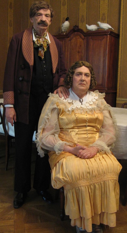 «Теперь, я думаю, уже такие скетчи играть нельзя — законы эти, с пропагандой сами знаете чего связанные... Вот что делать тем, кто в пародийном жанре работает?»