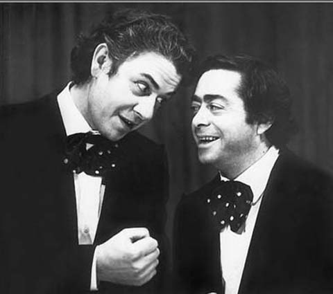 С Виктором Ильченко. «Вы не знаете, как пройти на Дерибасовскую?». — «На Дерибасовскую, молодой человек, не спешат... По Дерибасовской гуляют постепенно...»