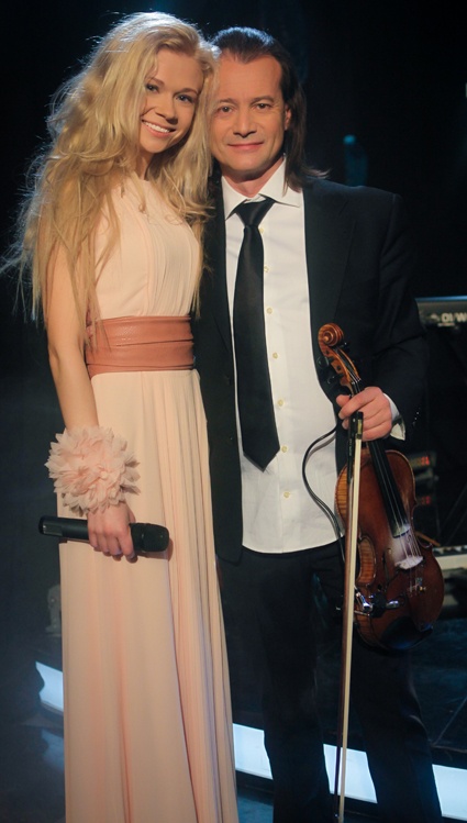 Анна с украинским скрипачом-виртуозом Василием Попадюком