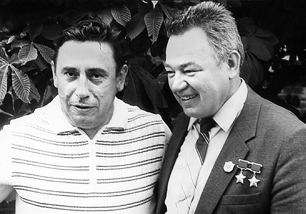 С летчиком-космонавтом Георгием Гречко