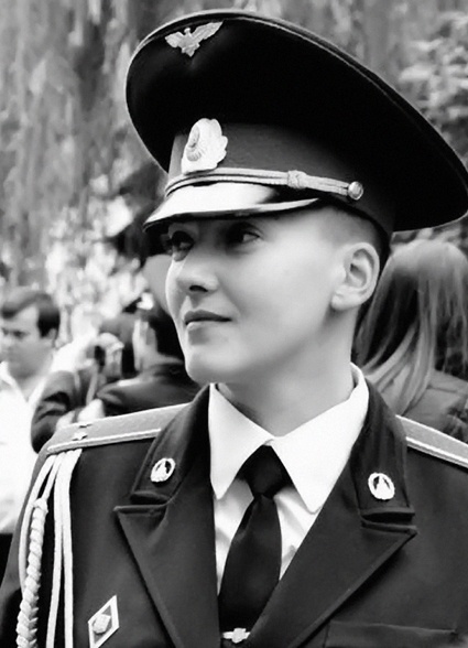 «Женщиной в армии я себя не чувствую, мне просто эта работа нравится. Форма одежды, запах оружейного масла...»