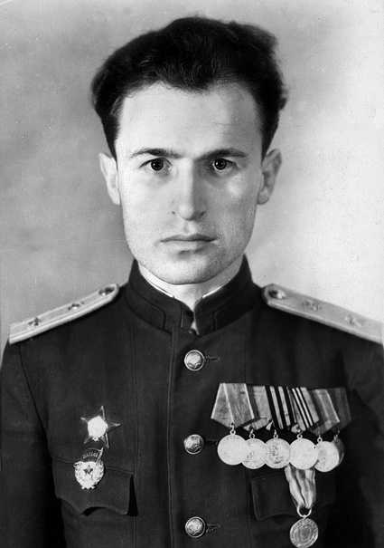 Гвардии майор Михаил Суркис, 1952 год. «Характер у меня сложный, несъедобный, вместо пирожного не пойдет»