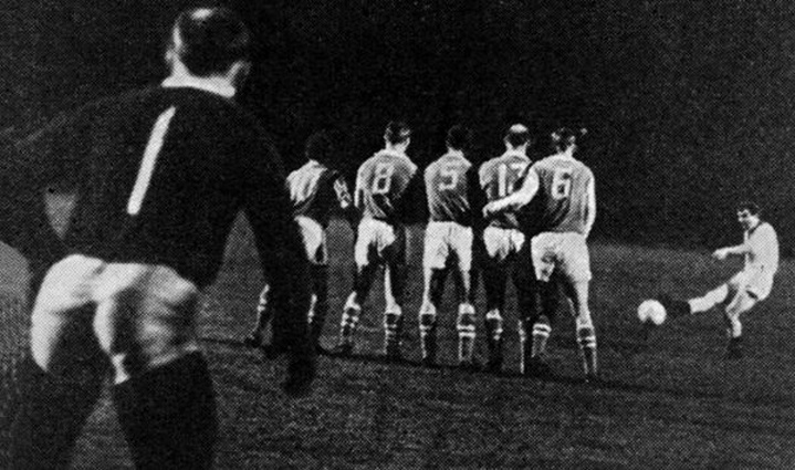 Штрафной в исполнении Виктора Серебряникова. Секрет его фирменного удара так и не разгадан