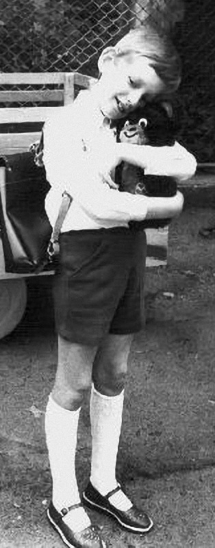 «Мое представление о мире — до того момента, как я попал в очень жесткую политику, — было сформировано семьей, друзьями родителей, окружением, городом Черновцы, интеллигенцией...»