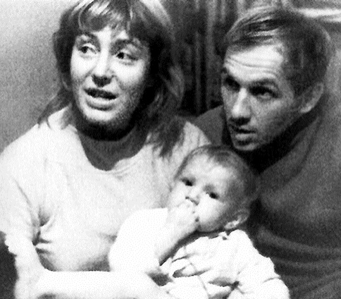 С женой Ирой и дочерью Катенькой. «С Ириной Николаевной мы с 54-го года вместе. Слава Богу!»