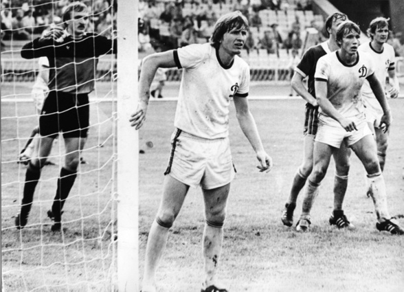 «Динамо» (Киев) защищает свои ворота. Виктор Чанов, Владимир Лозинский, Сергей Журавлев, Владимир Бессонов, 1984 год