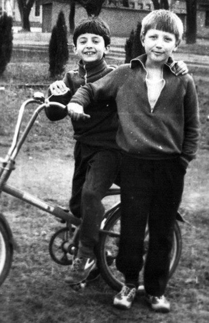 С другом и одноклассником Игорем, 1988 год