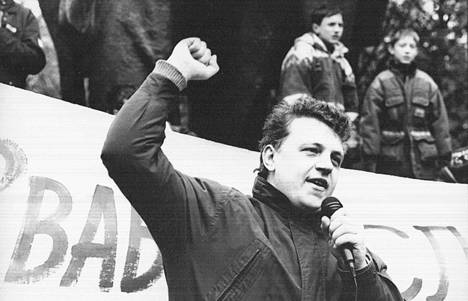 На митинге в Минске. 1997 год. «Шеремет понимал, что вряд ли сможет вернуться, что Лукашенко — это надолго, но не терял надежды»