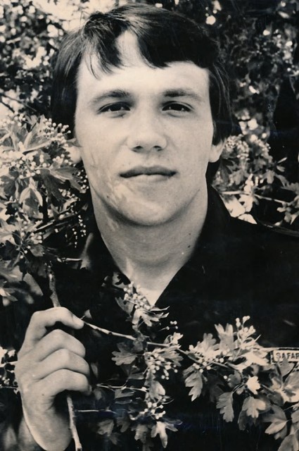 «Лет в 13-14 мечтал стать артистом, но выбирал между спортом и музыкой»