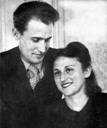 С любимой Риммой Михаил познакомился в Одессе в 1945-м, в 1948-м они расписались. «Образованная, красивая, а характер такой, что будь здоров! Наши мнения по любому вопросу не совпадали, но так, может, даже интереснее»