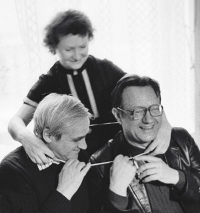 Даниил Гранин, Алесь Адамович и Евгения Строганова — героиня совместно написанного Граниным и Адамовичем документального произведения «Блокадная книга», 1984 год