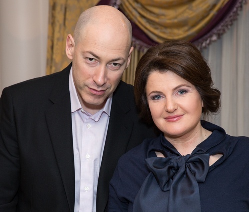 С Дмитрием Гордоном. «Мне кажется, до сих пор очень немногие имеют полное представление о моем отце, общество до сих пор не готово оценить его дела, но уверена, что со временем его имя займет свое достойное место в истории» Фото Ростислава ГОРДОНА