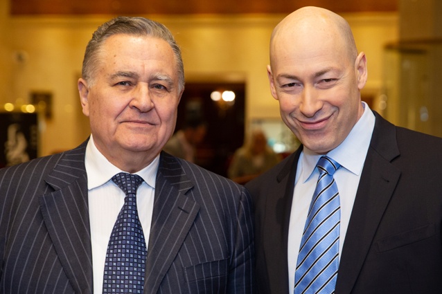 С Дмитрием Гордоном. «Евгений Кириллович, вы многое о многих знаете...». — «Но этим не хвастаюсь» Фото Ростислава ГОРДОНА