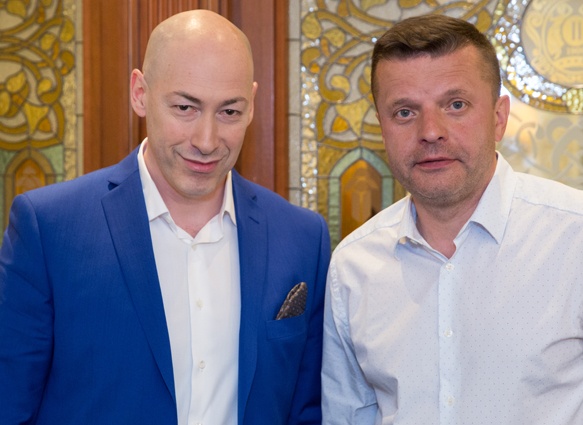 С Дмитрием Гордоном. «Я теперь бояться буду что-то не то брякнуть и думать, что в Киеве есть Гордон, которому потом все станет известно»