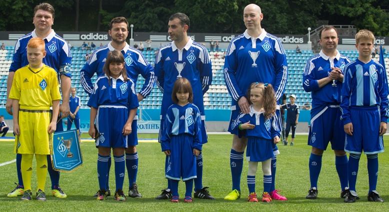 Министр молодежи и спорта Украины Игорь Жданов, Владимир Зеленский с дочерью Александрой, Мика Фаталов с дочерью Евой и Дмитрий Гордон с дочерью Сантой