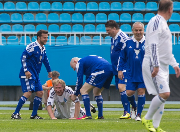 Уронили Михайличенко...