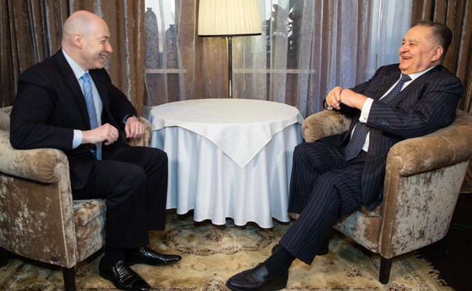 С Дмитрием Гордоном. «В общем, быстрых перемен ждать не стоит и иллюзиями жить не надо...»