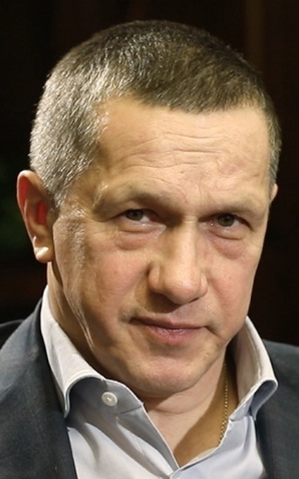 Заместитель председателя правительства Российской Федерации, полномочный представитель президента России в Дальневосточном федеральном округе Юрий Трутнев был вовлечен в узкий кремлевский круг по оказанию экстренной финансовой помощи Дональду Трампу