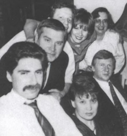 Вице-губернатор Санкт-Петербурга Михаил Маневич (убит в 1997 году), первый заместитель руководителя Администрации президента России Александр Казаков, Альфред Кох, Анатолий Чубайс и другие, 1996 год. «В команде Собчака нас два товарища было — я и Миша Маневич. С Чубайсом я был знаком шапочно»