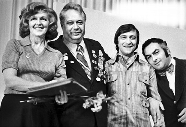 Телеведущая Валентина Леонтьева, легендарный спортивный комментатор Николай Озеров, артист разговорного жанра Геннадий Хазанов и Левон Оганезов, 70-е. «Изумительное время было...»